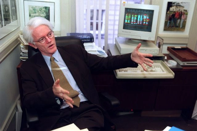 Nhà đầu tư Peter Lynch. Ảnh: The Boston Global